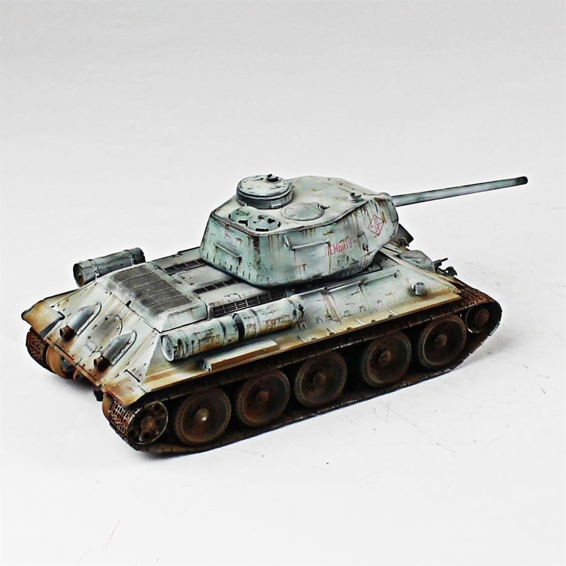 QD255 1/35 T-34/85, Tamiya, Sergilemeye Hazır Plastik Tank Modeli