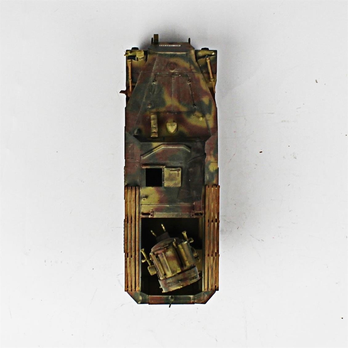 QD256 1/35 Sdkfz 251/20 UHU, AFV Club, Sergilemeye Hazır Plastik Tank Modeli
