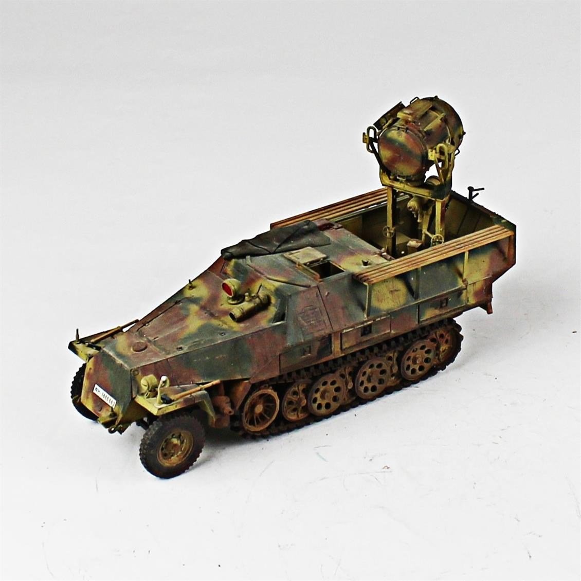 QD256 1/35 Sdkfz 251/20 UHU, AFV Club, Sergilemeye Hazır Plastik Tank Modeli