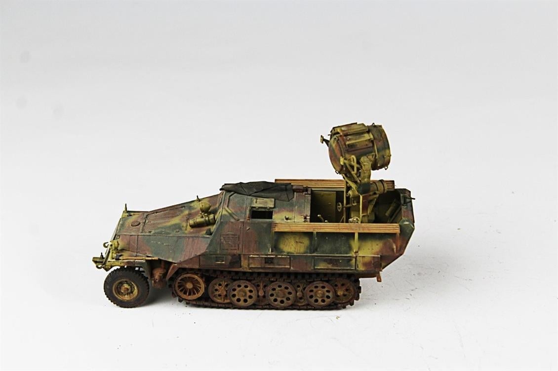 QD256 1/35 Sdkfz 251/20 UHU, AFV Club, Sergilemeye Hazır Plastik Tank Modeli