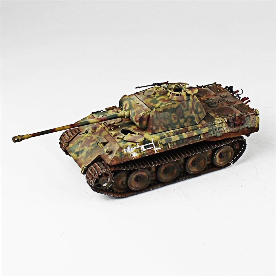 QD257 1/35 Panther, Tamiya, Sergilemeye Hazır Plastik Tank Modeli