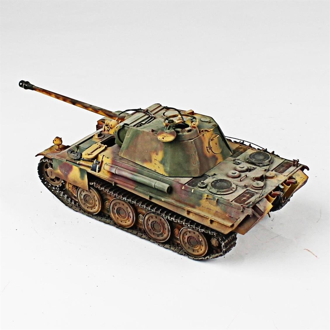 QD261 1/35 Panther, Tamiya, Sergilemeye Hazır Plastik Tank Modeli
