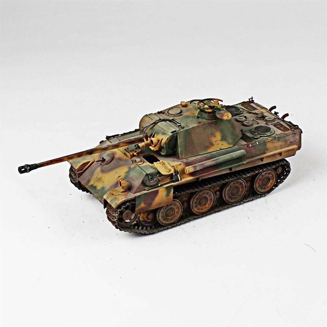 QD261 1/35 Panther, Tamiya, Sergilemeye Hazır Plastik Tank Modeli