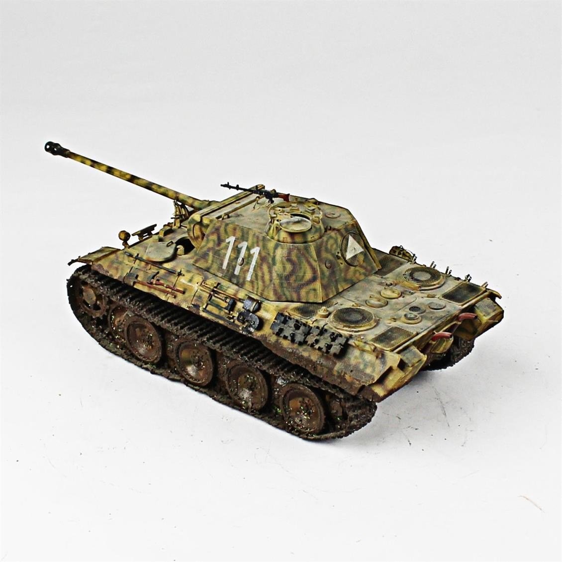 QD262 1/35 Zimmeritli Panther, Italeri, Sergilemeye Hazır Plastik Tank Modeli