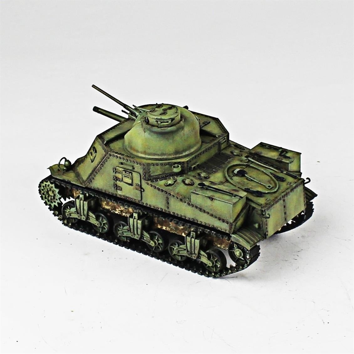 QD269 1/35 M3 Lee, Tamiya, Sergilemeye Hazır Plastik Tank Modeli