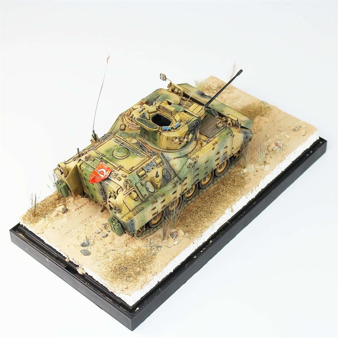 QD283 1/35 Ölçek, Diaromalı, Nato AIFV , Afv Club, Sergilemeye Hazır Diorama