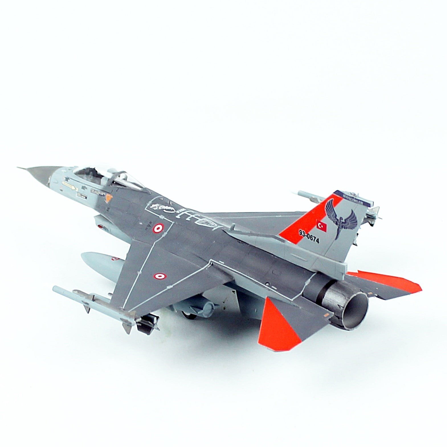QD609 1/72 Ölçek, F-16C B-50 Savaşan Şahin, 132 Hançer Filo, Sergilemeye Hazır Model Uçak