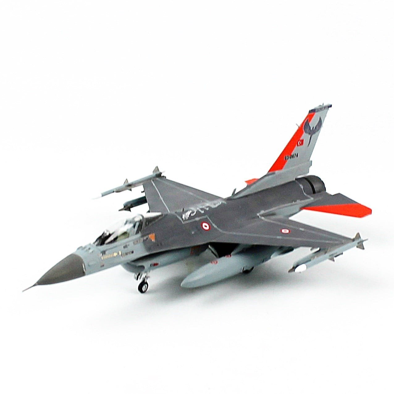 QD609 1/72 Ölçek, F-16C B-50 Savaşan Şahin, 132 Hançer Filo, Sergilemeye Hazır Model Uçak