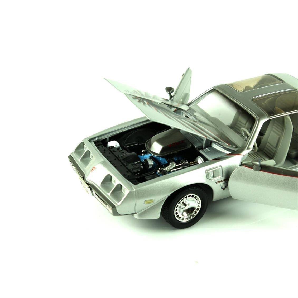 Road Signature 92378 1/18 Ölçek, 1979 Pontiac Firebird Transam, Silver, Sergilemeye Hazır Metal Araba Modeli