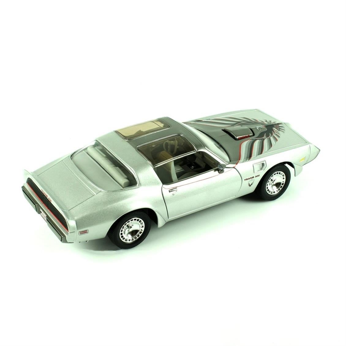 Road Signature 92378 1/18 Ölçek, 1979 Pontiac Firebird Transam, Silver, Sergilemeye Hazır Metal Araba Modeli