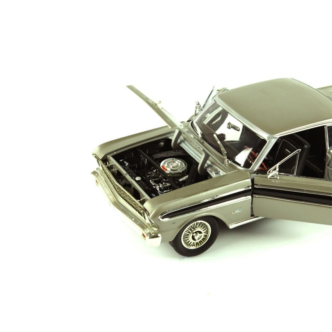 Road Signature 92708 1/18 Ölçek, 1964 Ford Falcon, Silver, Sergilemeye Hazır Metal Araba Modeli