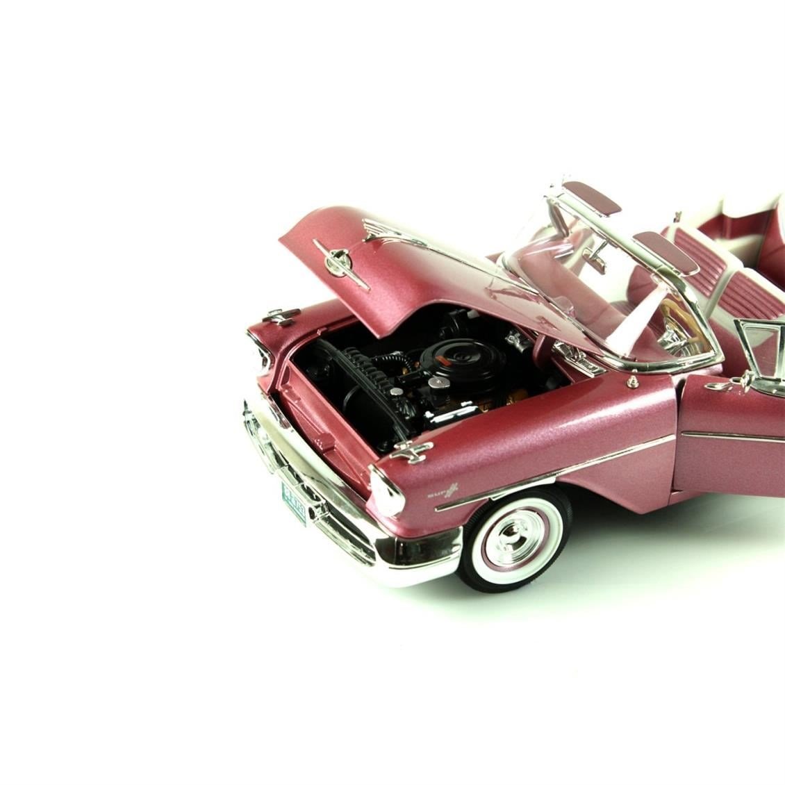 Road Signature 92758 1/18 Ölçek, 1957 Oldsmobile Super 88, Purple, Sergilemeye Hazır Metal Araba Modeli