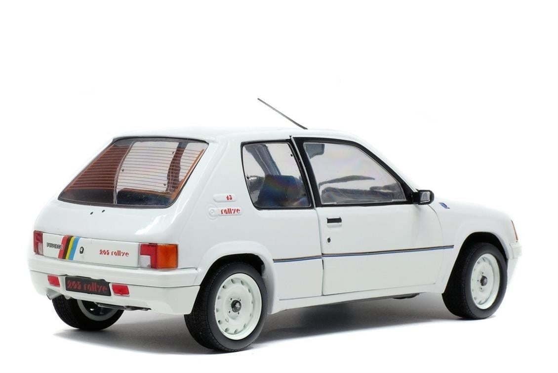 Solido S1801701 1/18 Ölçek, 1988 Peugeot 205 Rally-Beyaz-Sergilemeye Hazır Metal Araba Modeli