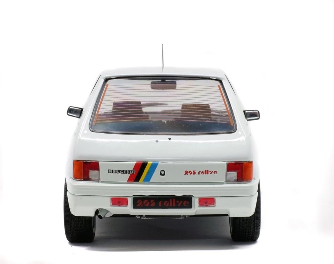 Solido S1801701 1/18 Ölçek, 1988 Peugeot 205 Rally-Beyaz-Sergilemeye Hazır Metal Araba Modeli