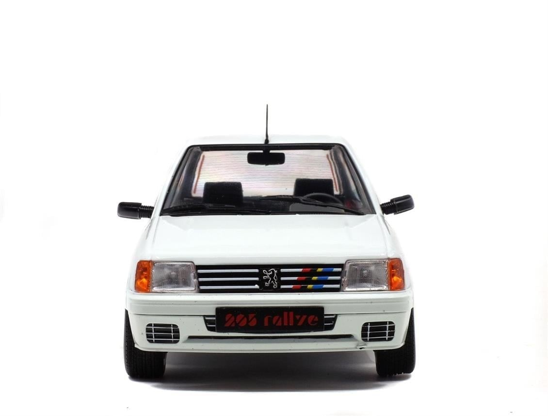 Solido S1801701 1/18 Ölçek, 1988 Peugeot 205 Rally-Beyaz-Sergilemeye Hazır Metal Araba Modeli