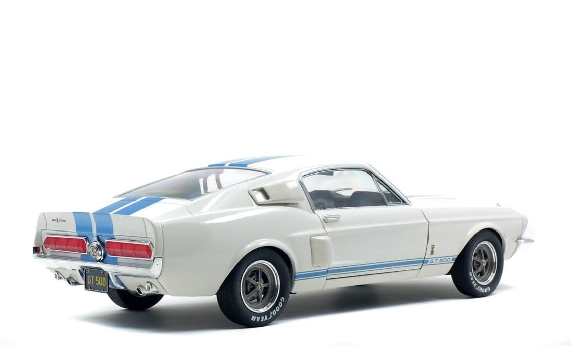 Solido S1802901 1/18 Ölçek, 1967 Shelby Mustang GT500-Beyaz üzeri Mavi Çizgili-Sergilemeye Hazır Metal Araba Modeli
