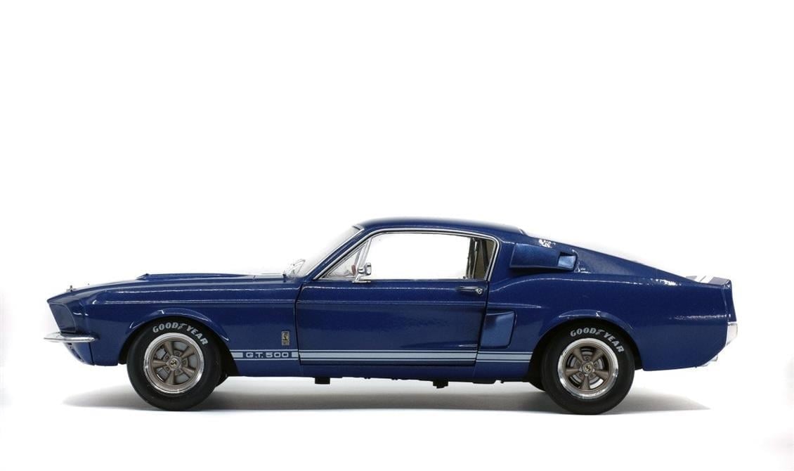 Solido S1802903 1/18 Ölçek, 1967 Shelby Mustang GT500-Mavi üzeri Beyaz Çizgili-Sergilemeye Hazır Metal Araba Modeli
