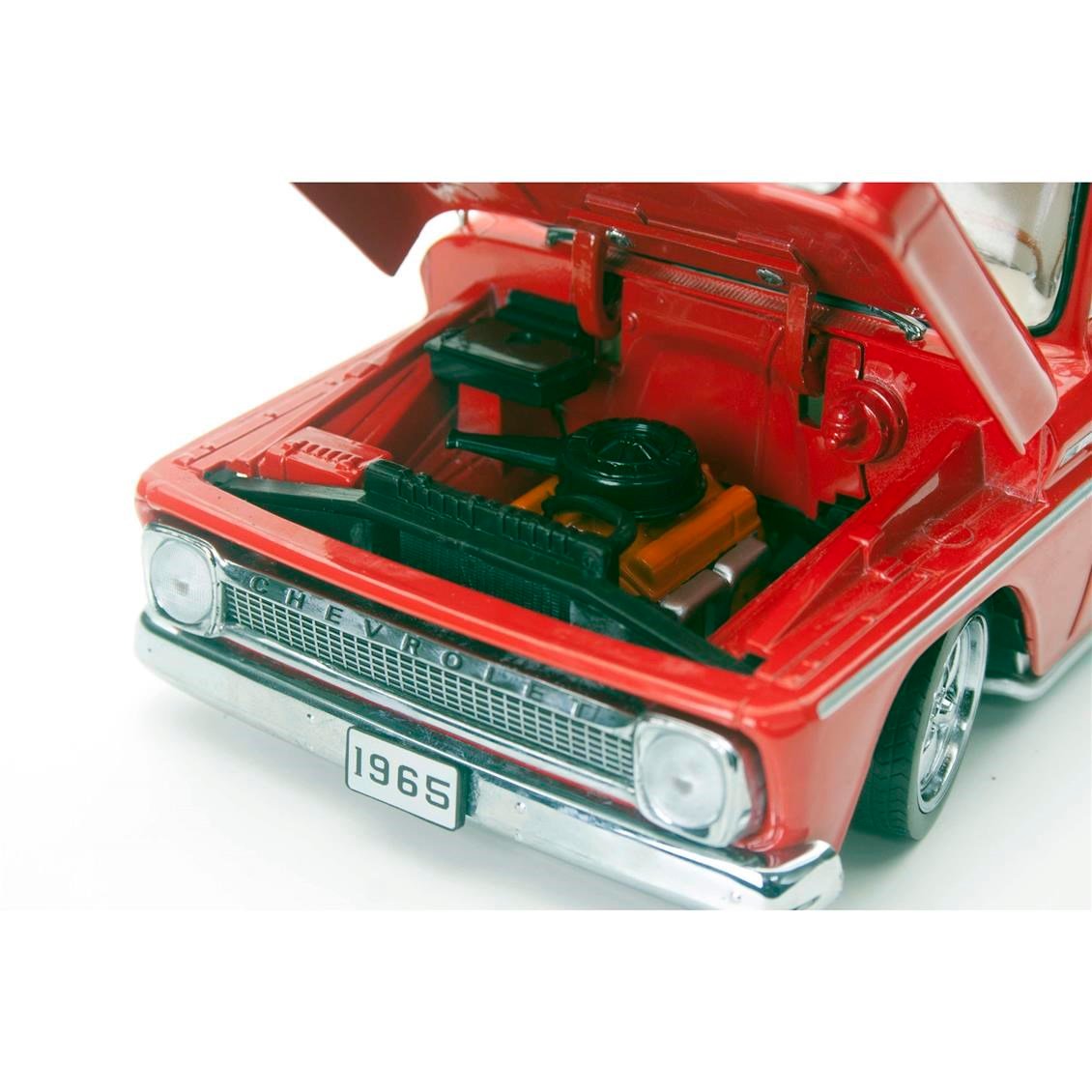 Sunstar 1365 1/18 Ölçek, 1965 Chevrolet C-10 Styleside Alçaltılmış Kamyonet, Kırmızı, Sergilemeye Hazır Metal Araba Modeli