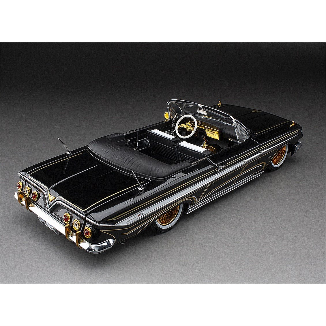 Sunstar 2110 1/18 Ölçek, 1961 Chevrolet Impala Open Convertible Lowrider, Siyah, Hareketli Süspansiyonlu, Sergilemeye Hazır Met