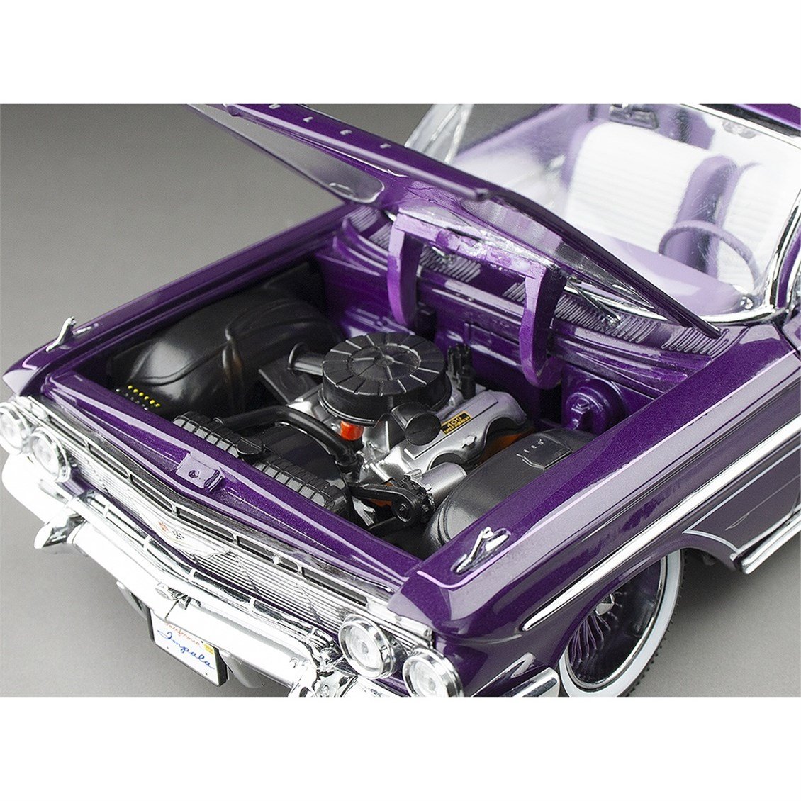Sunstar 2111 1/18 Ölçek, 1961 Chevrolet Impala Open Convertible Lowrider, Mor, Hareketli Süspansiyonlu, Sergilemeye Hazır Metal