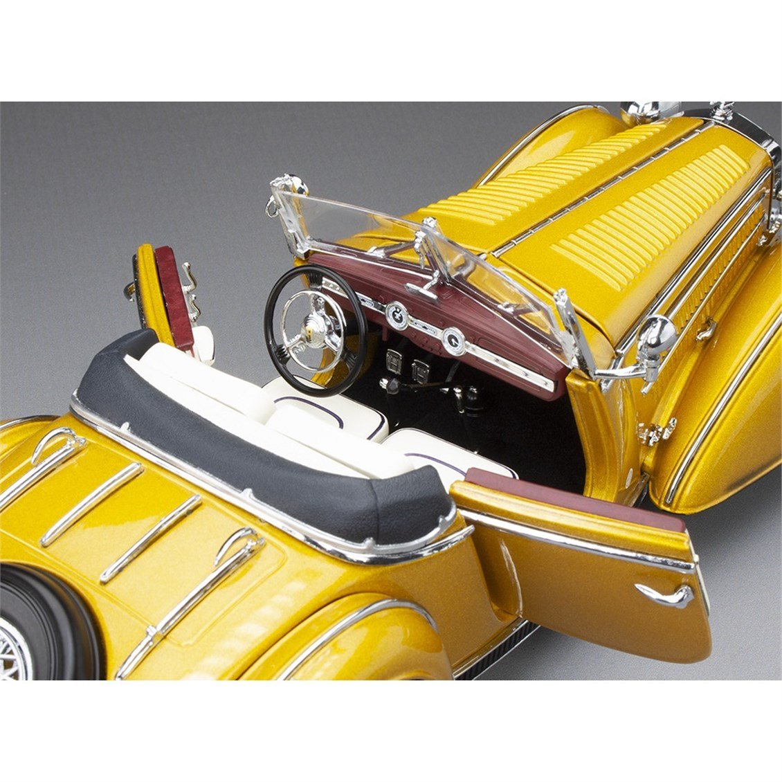 Sunstar 2411 1/18 Ölçek, 1939 Horch 855 Roadster, Altın, Sergilemeye Hazır Metal Araba Modeli