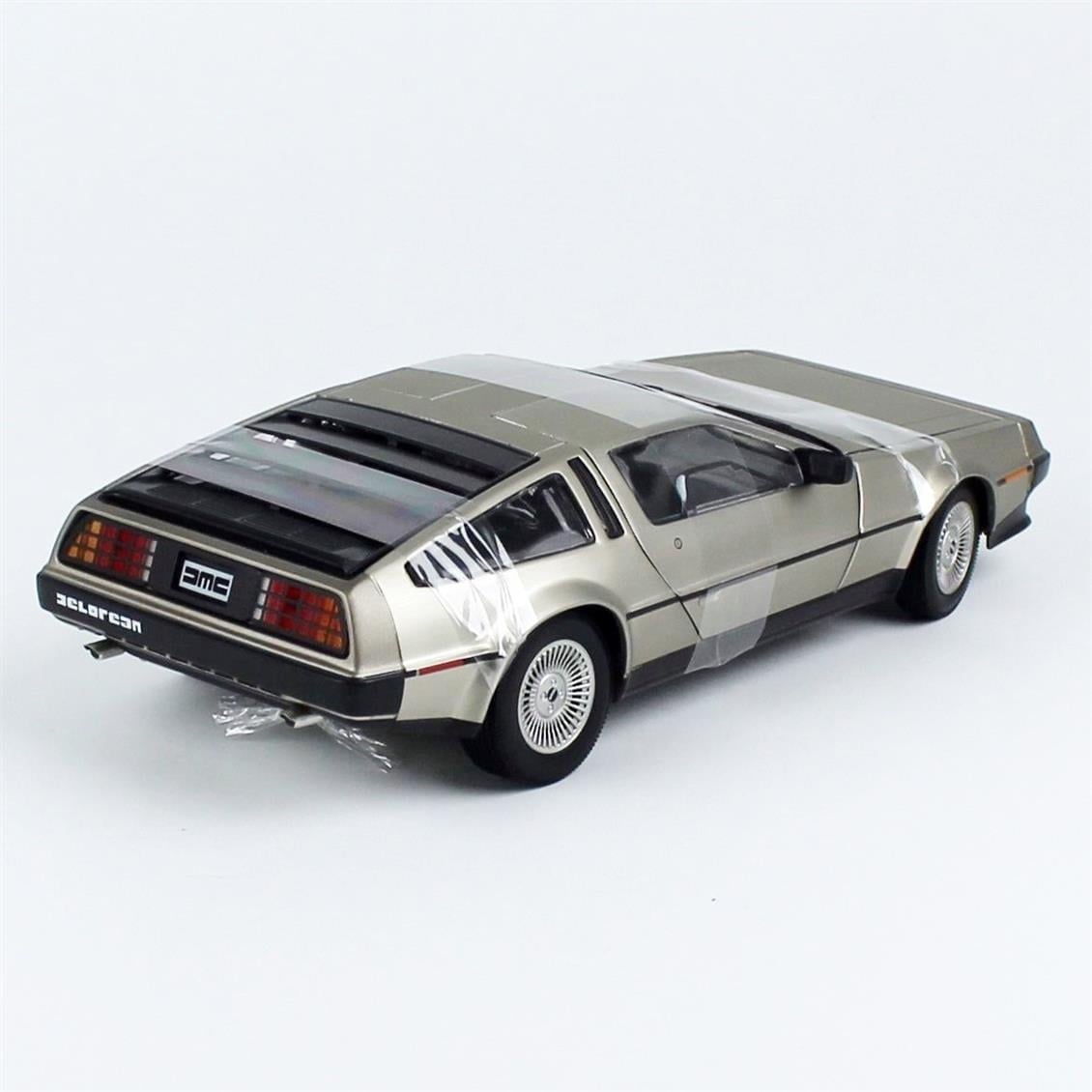 Sunstar 2701 1/18 Ölçek, 1981 De Lorean DMC 12 Coupe, Krom Renk, Sergilemeye Hazır Metal Araba Modeli
