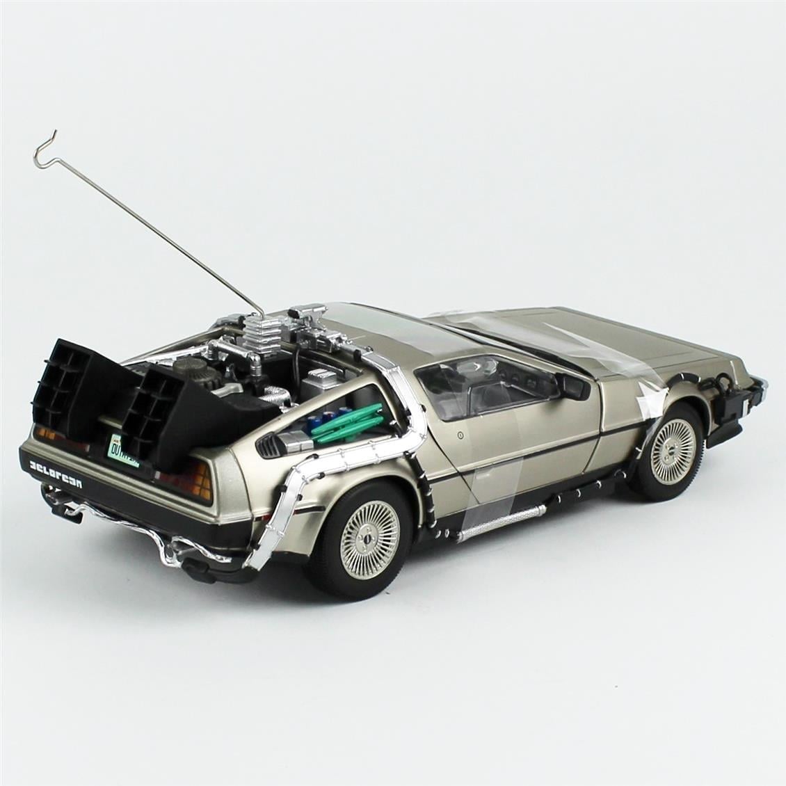Sunstar 2711 1/18 Ölçek, Delorean (Geleceğe Dönüş I) Krom Renk, Sergilemeye Hazır Metal Araba Modeli