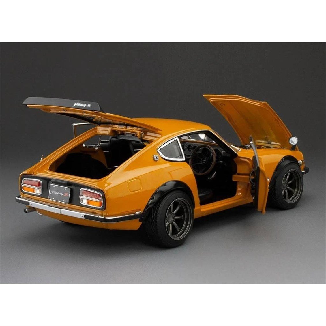 Sunstar 3516 1/18 Ölçek, 1972 Fairlady Z (S30), Turuncu (RHD), Sergilemeye Hazır Metal Araba Modeli