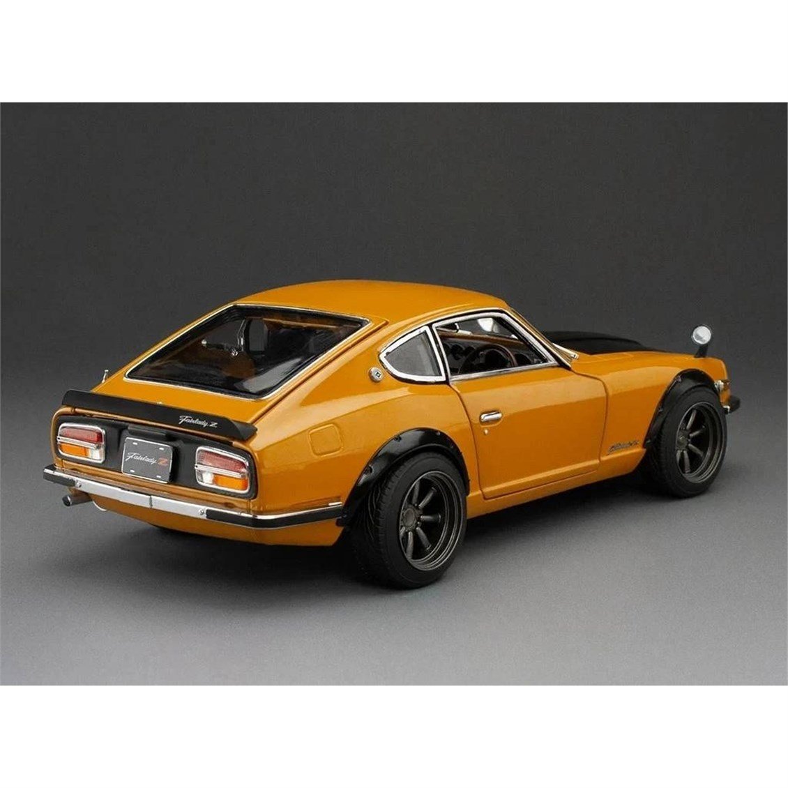 Sunstar 3516 1/18 Ölçek, 1972 Fairlady Z (S30), Turuncu (RHD), Sergilemeye Hazır Metal Araba Modeli