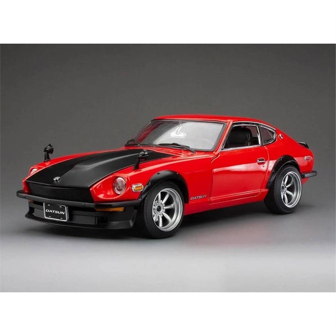 Sunstar 3518 1/18 Ölçek, 1971 Datsun 240Z, Kırmızı, Sergilemeye Hazır Metal Araba Modeli