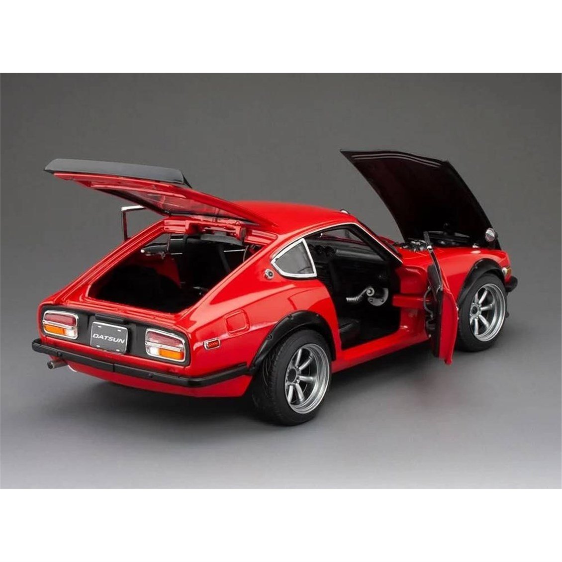 Sunstar 3518 1/18 Ölçek, 1971 Datsun 240Z, Kırmızı, Sergilemeye Hazır Metal Araba Modeli