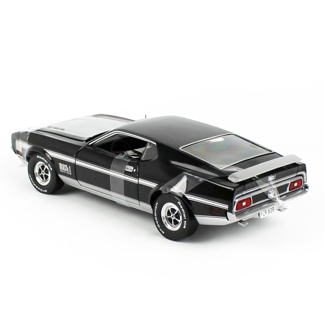 Sunstar 3639 1/18 Ölçek, 1971 Ford Mustang MACH 1, Kuzgun Siyahı, Sergilemeye Hazır Metal Araba Modeli
