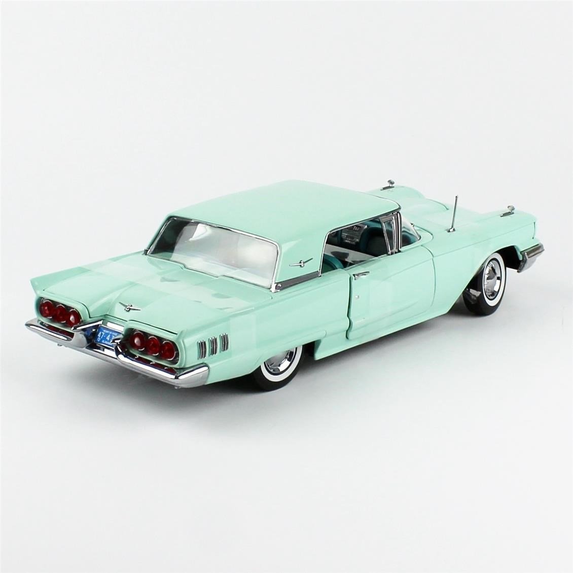 Sunstar 4310 1/18 Ölçek, 1960 Ford Thunderbird, Hard Top, Sergilemeye Hazır Metal Araba Modeli
