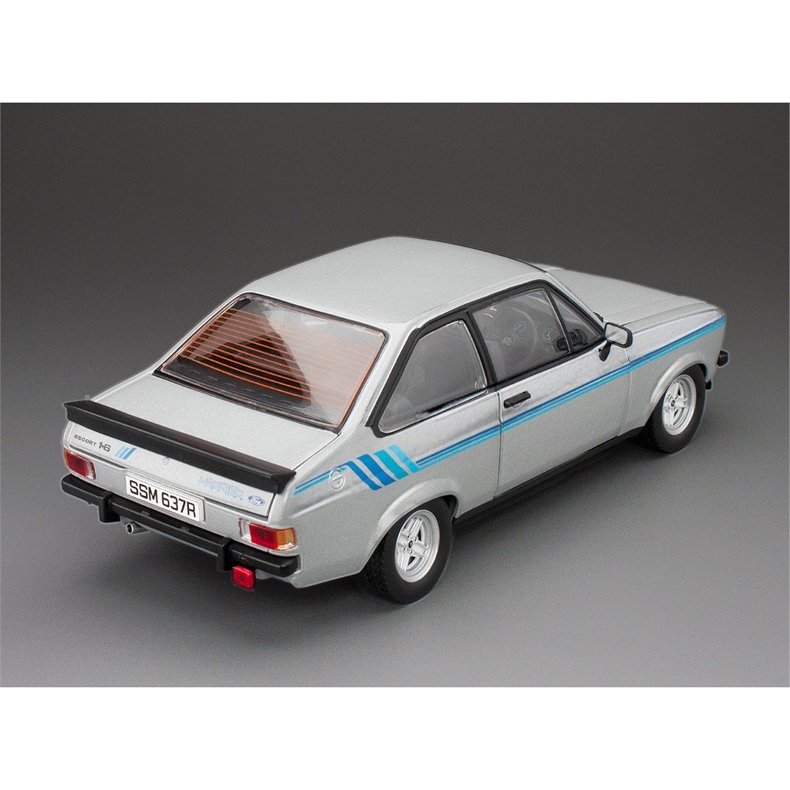 Sunstar 4637 1/18 Ölçek, 1980 Ford Escort Harrier, Gümüş, Sergilemeye Hazır Metal Araba Modeli