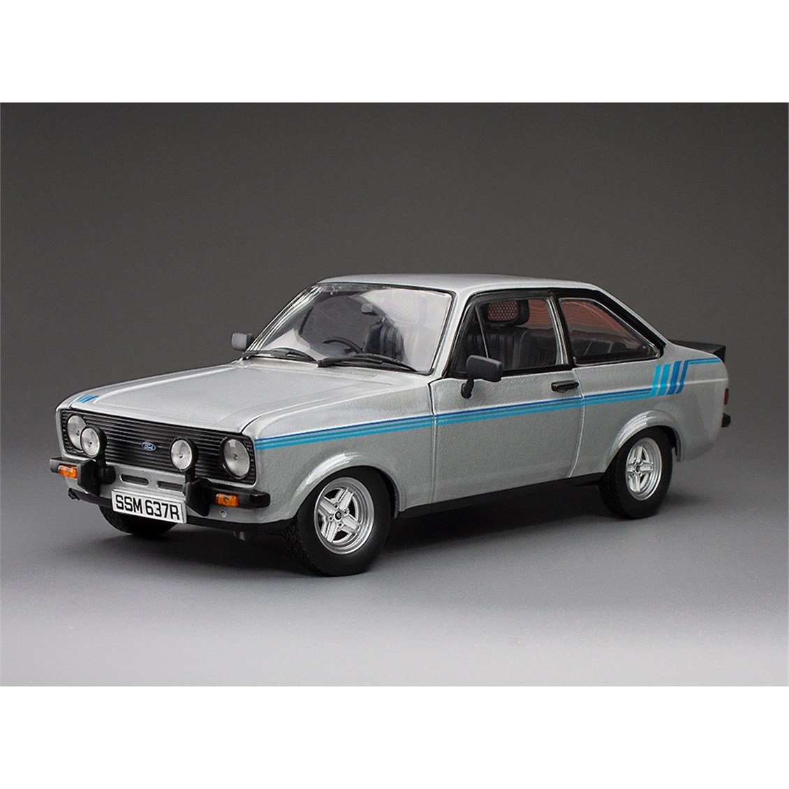 Sunstar 4637 1/18 Ölçek, 1980 Ford Escort Harrier, Gümüş, Sergilemeye Hazır Metal Araba Modeli