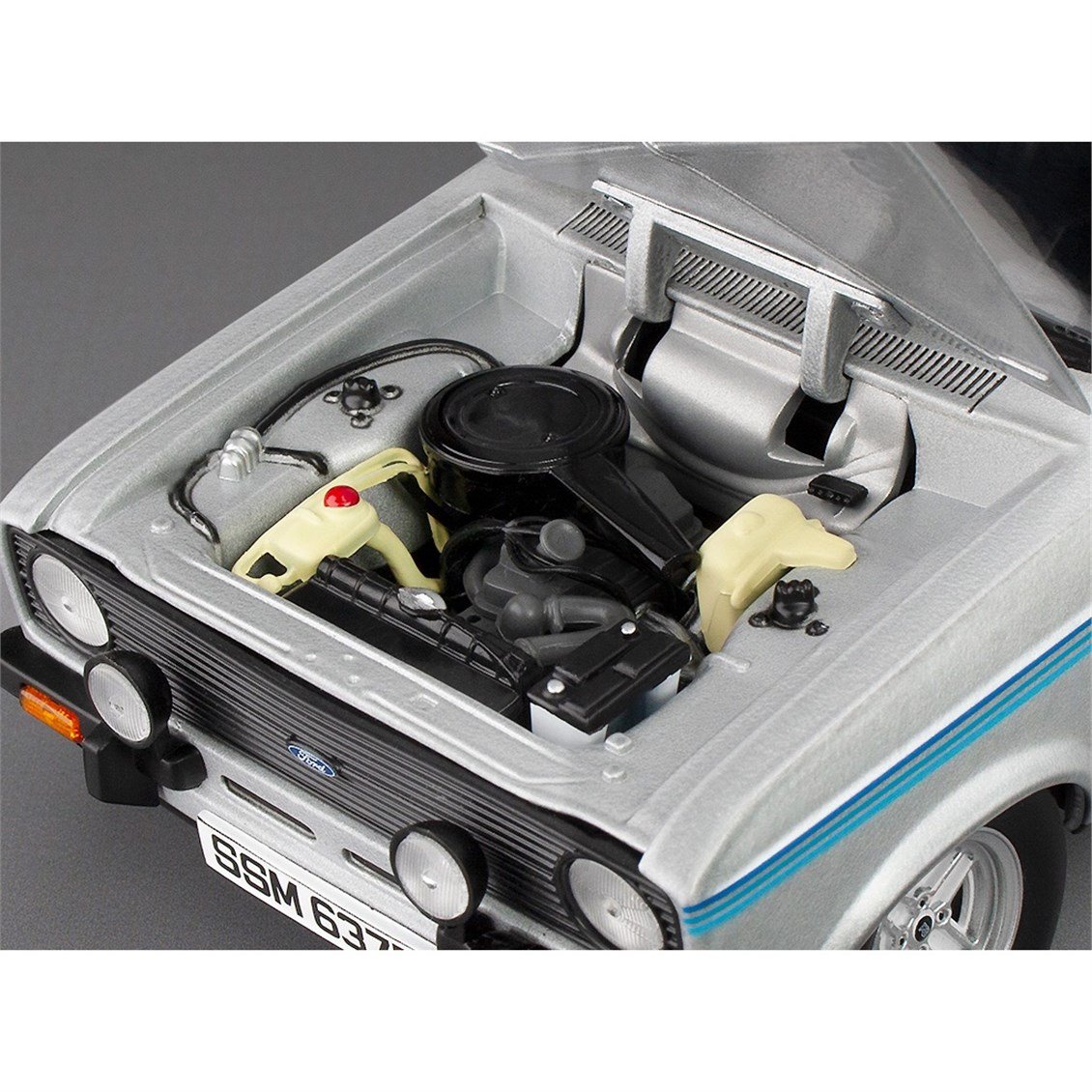 Sunstar 4637 1/18 Ölçek, 1980 Ford Escort Harrier, Gümüş, Sergilemeye Hazır Metal Araba Modeli