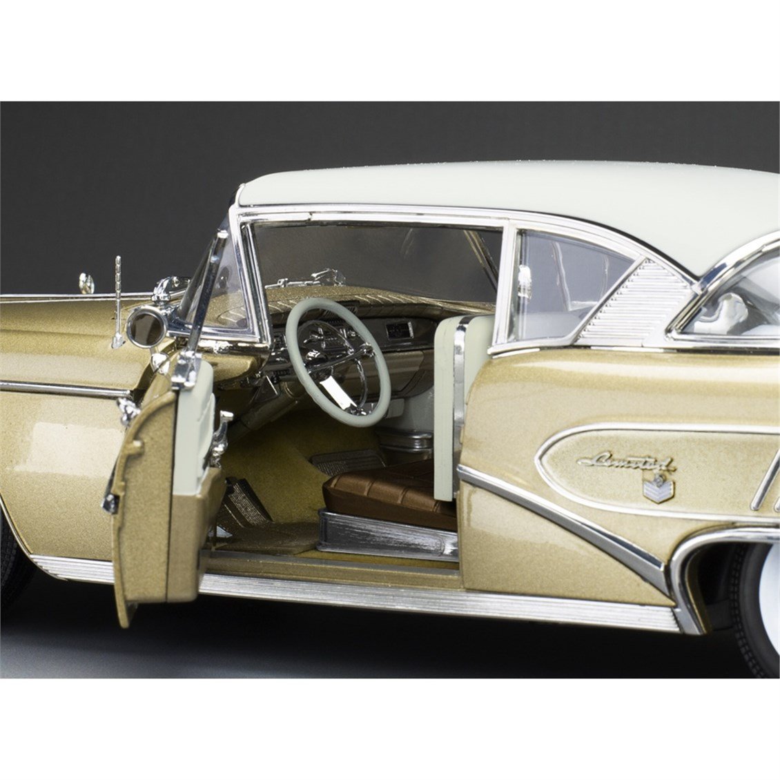 Sunstar 4807 1/18 Ölçek, 1958 Buick Limited Riviera Coupe-Glacier, Beyaz/Altın, Sergilemeye Hazır Metal Araba Modeli