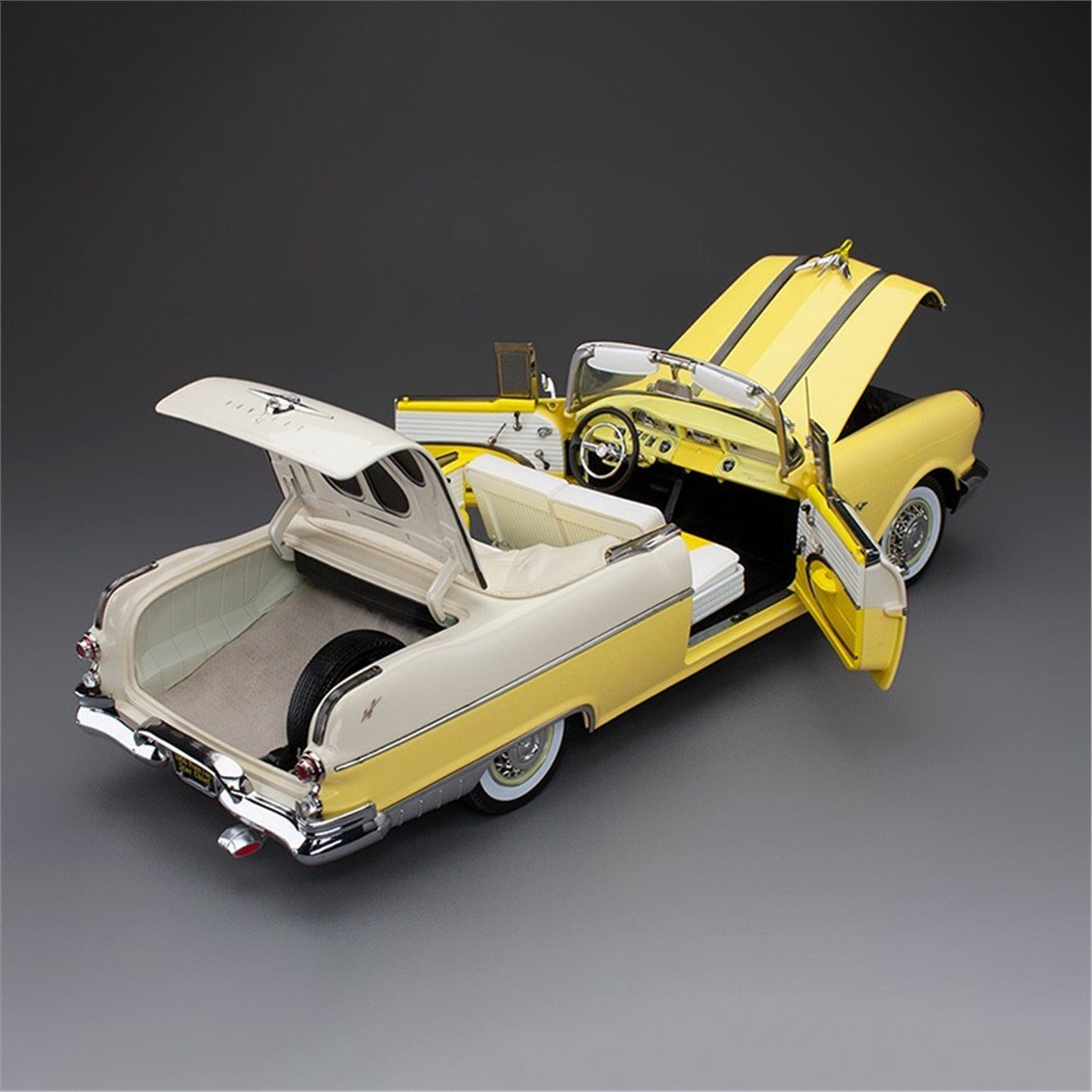 Sunstar 5059 1/18 Ölçek, 1955 Pontiac Star Chief Open Convertible, Sis Beyazı/Sarı, Sergilemeye Hazır Metal Araba Modeli