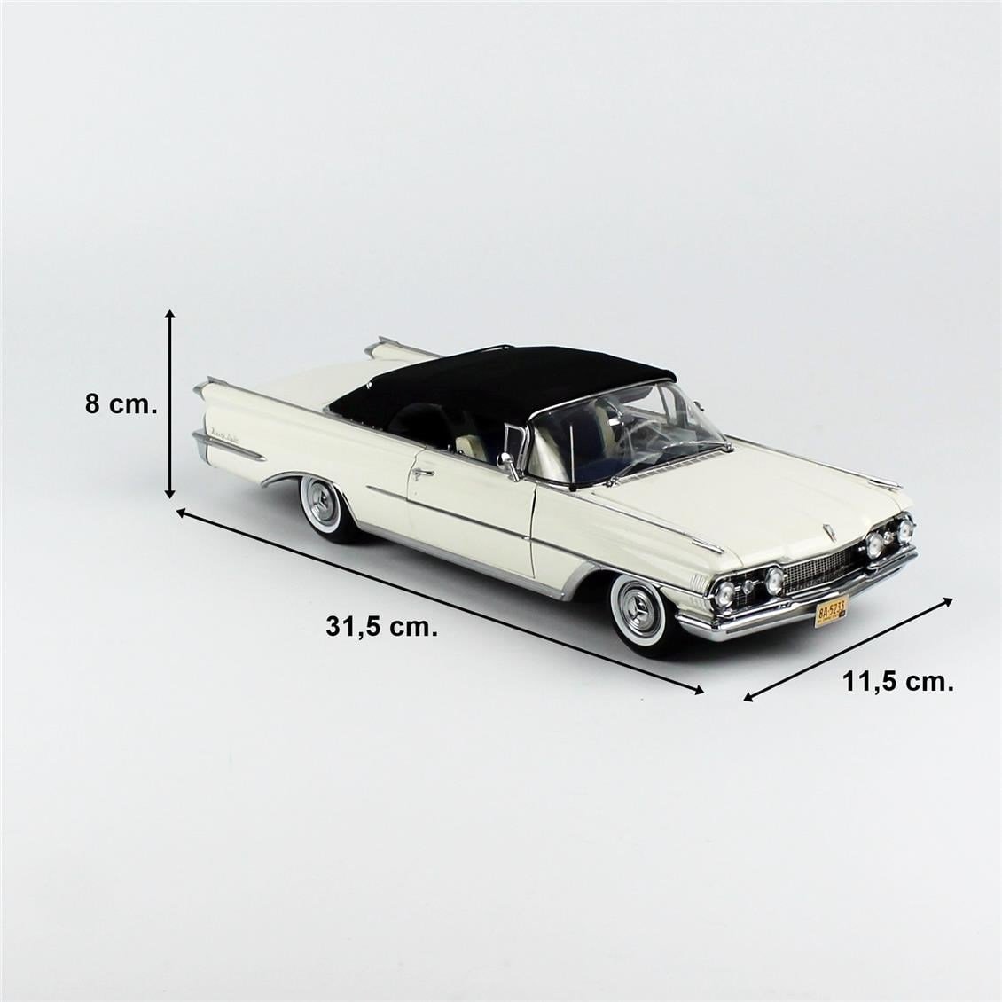 Sunstar 5233 1/18 Ölçek, 1959 Oldsmobile-98,Tek Kapı, Kapalı Tenteli, Polaris Beyazı, Sergilemeye Hazır Metal Araba Modeli