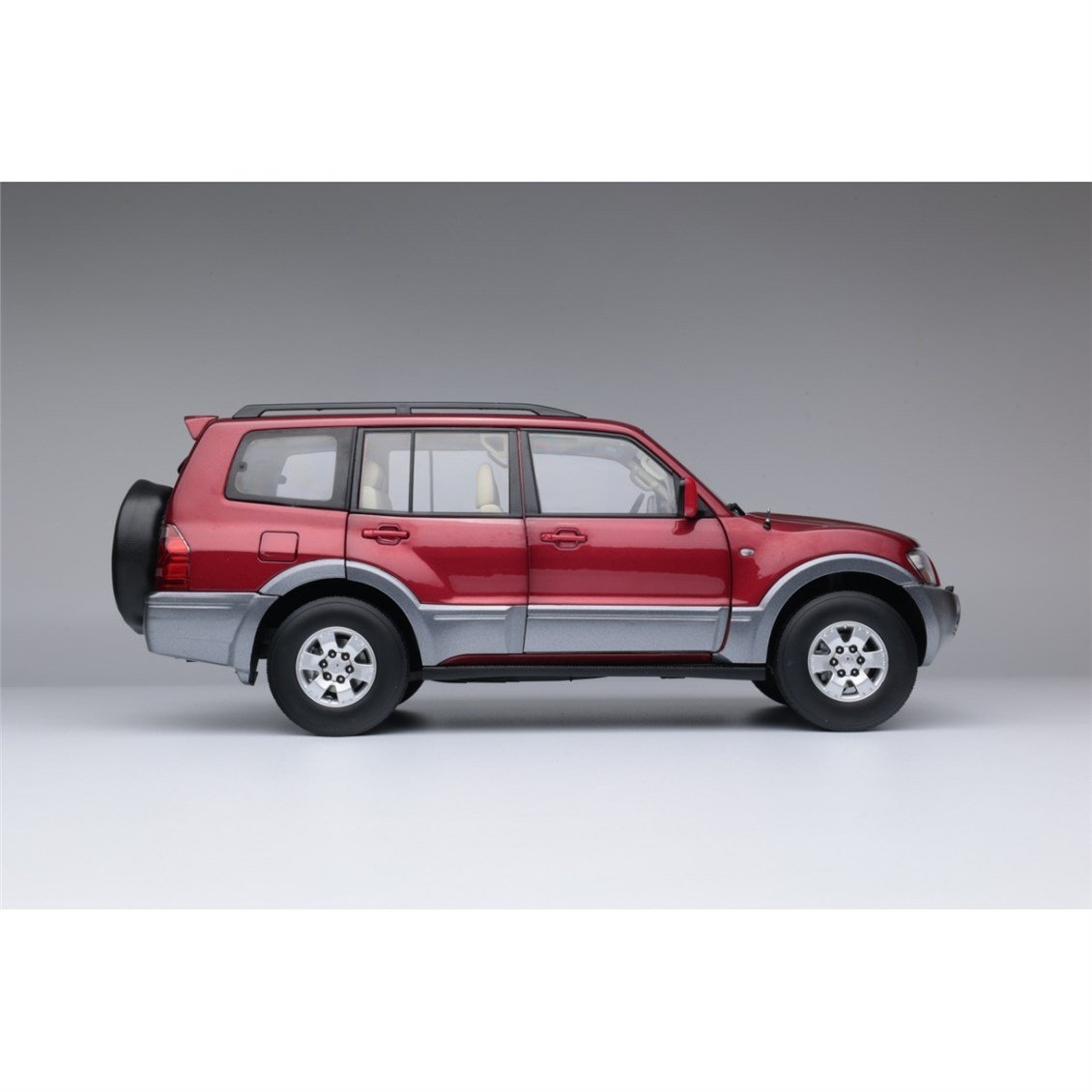 Sunstar 5834 1/18 Ölçek, Mitsubishi Pajero V73, Metalik Kırmızı, Sergilemeye Hazır Metal Cip Modeli