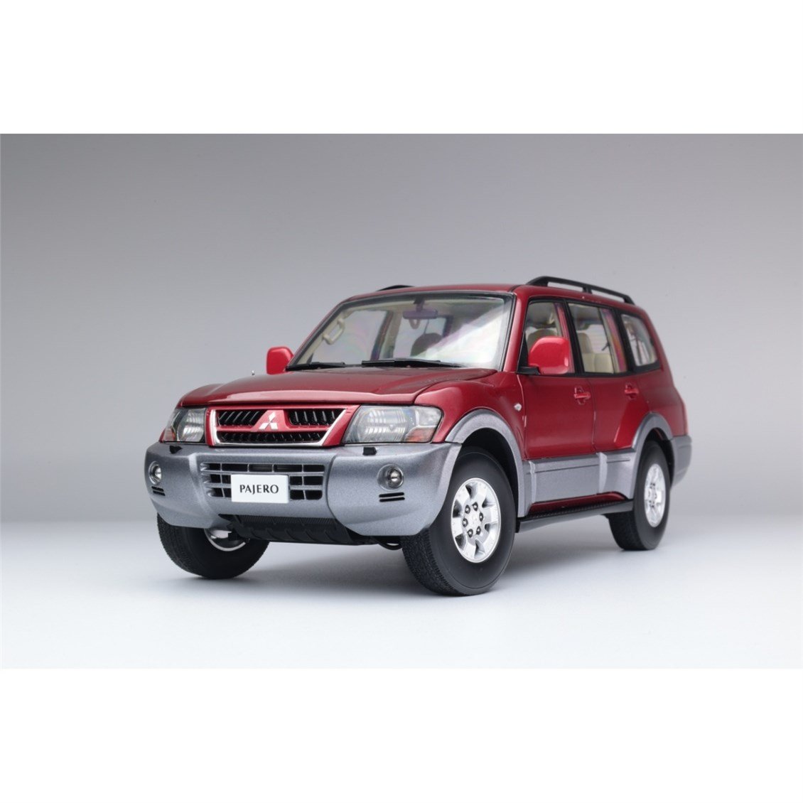 Sunstar 5834 1/18 Ölçek, Mitsubishi Pajero V73, Metalik Kırmızı, Sergilemeye Hazır Metal Cip Modeli