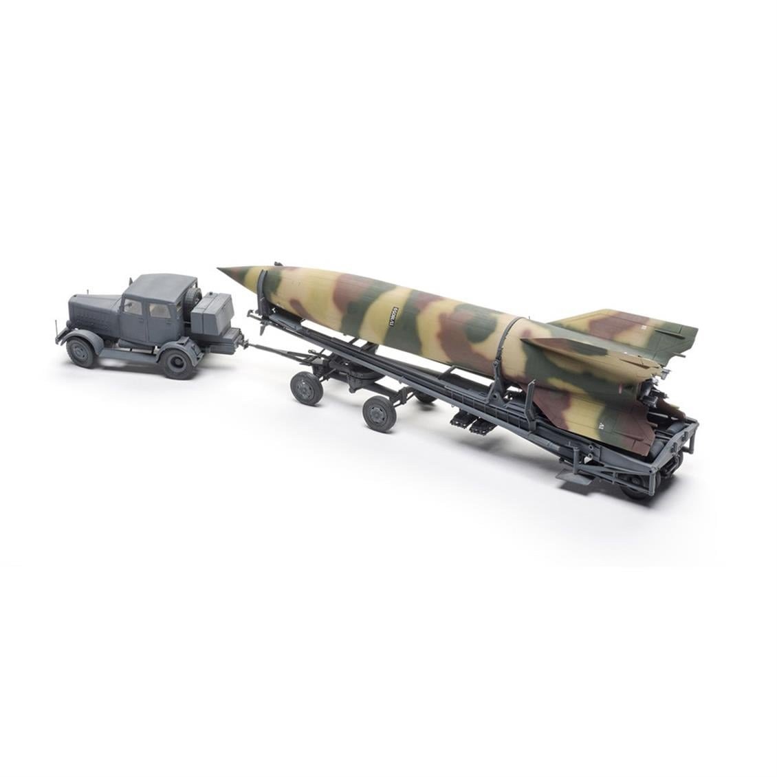 Takom 2030 1/35 Ölçek,V-2 Rocket Rampası ve Hanomag SS100 Kamyonu, Plastik Model kiti