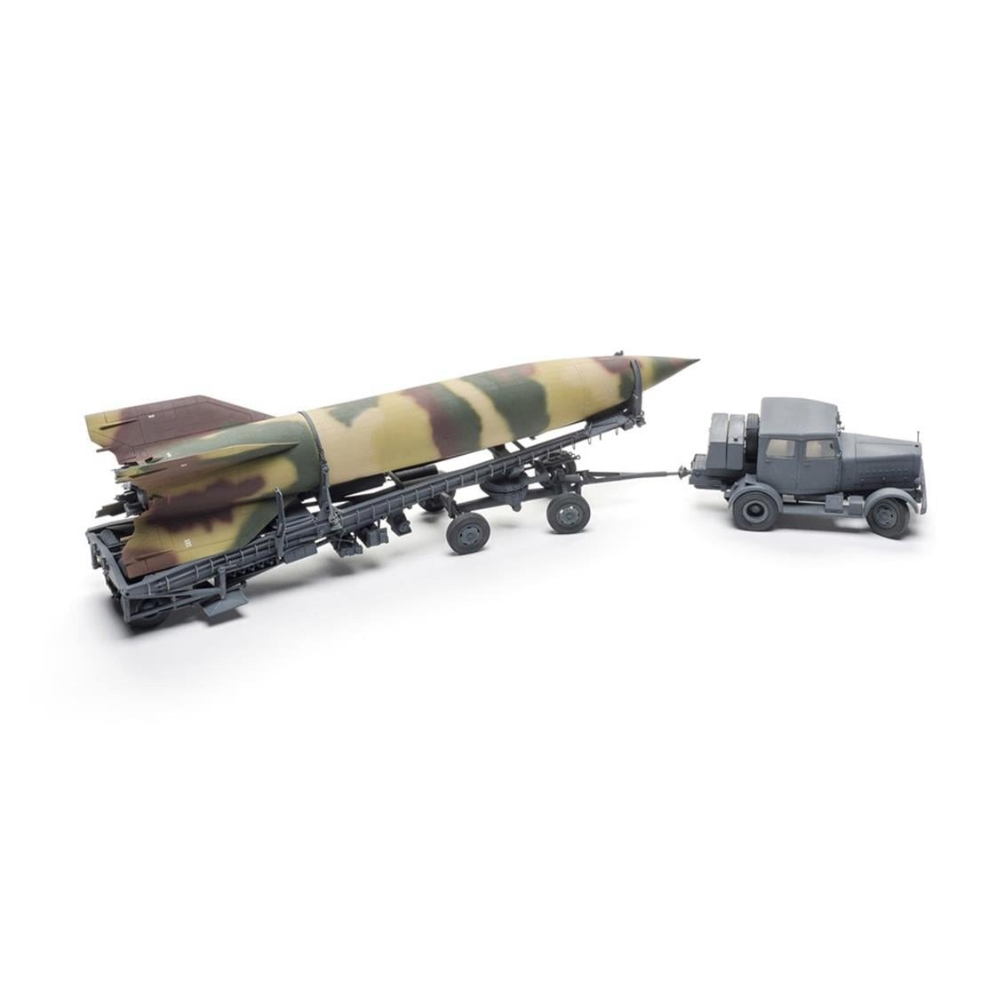 Takom 2030 1/35 Ölçek,V-2 Rocket Rampası ve Hanomag SS100 Kamyonu, Plastik Model kiti