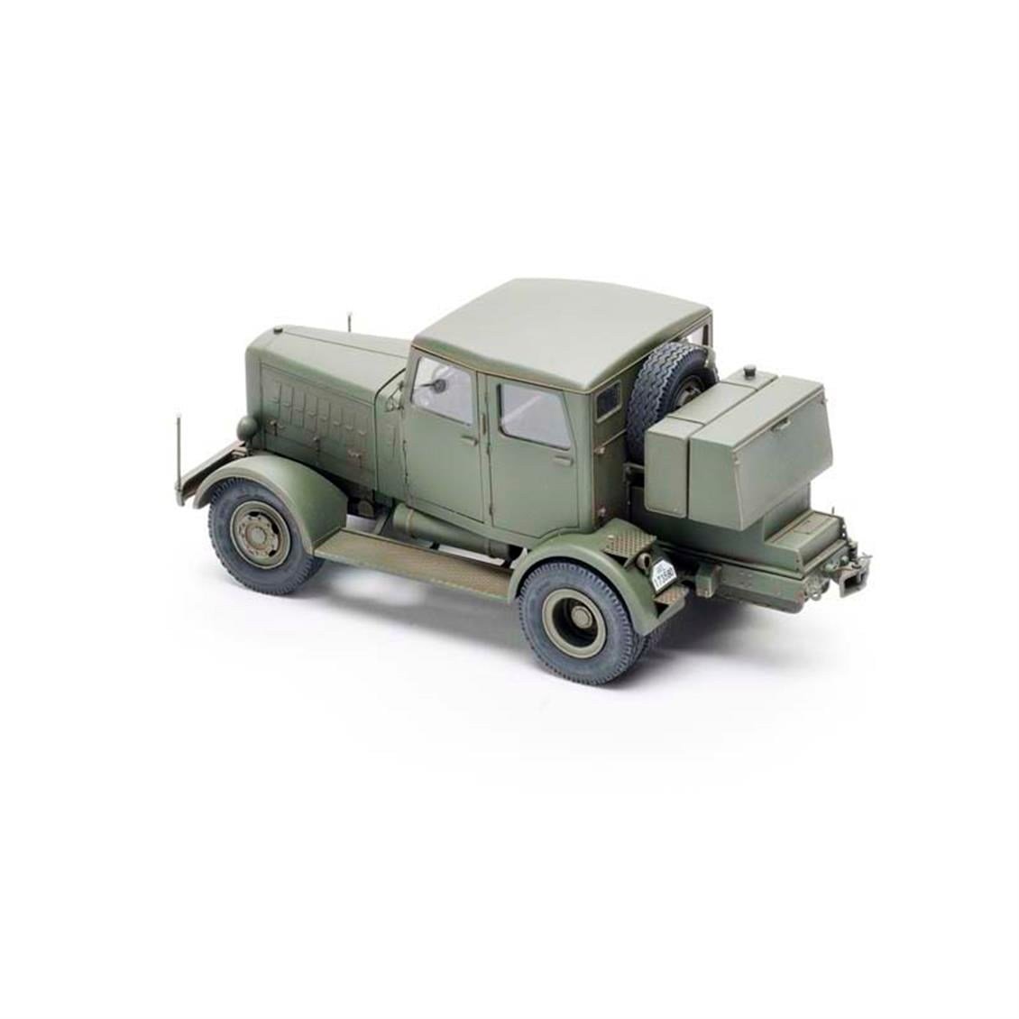 Takom 2068 1/35 Ölçek, Alman Hanomag SS100 Çekici, Plastik Model kiti