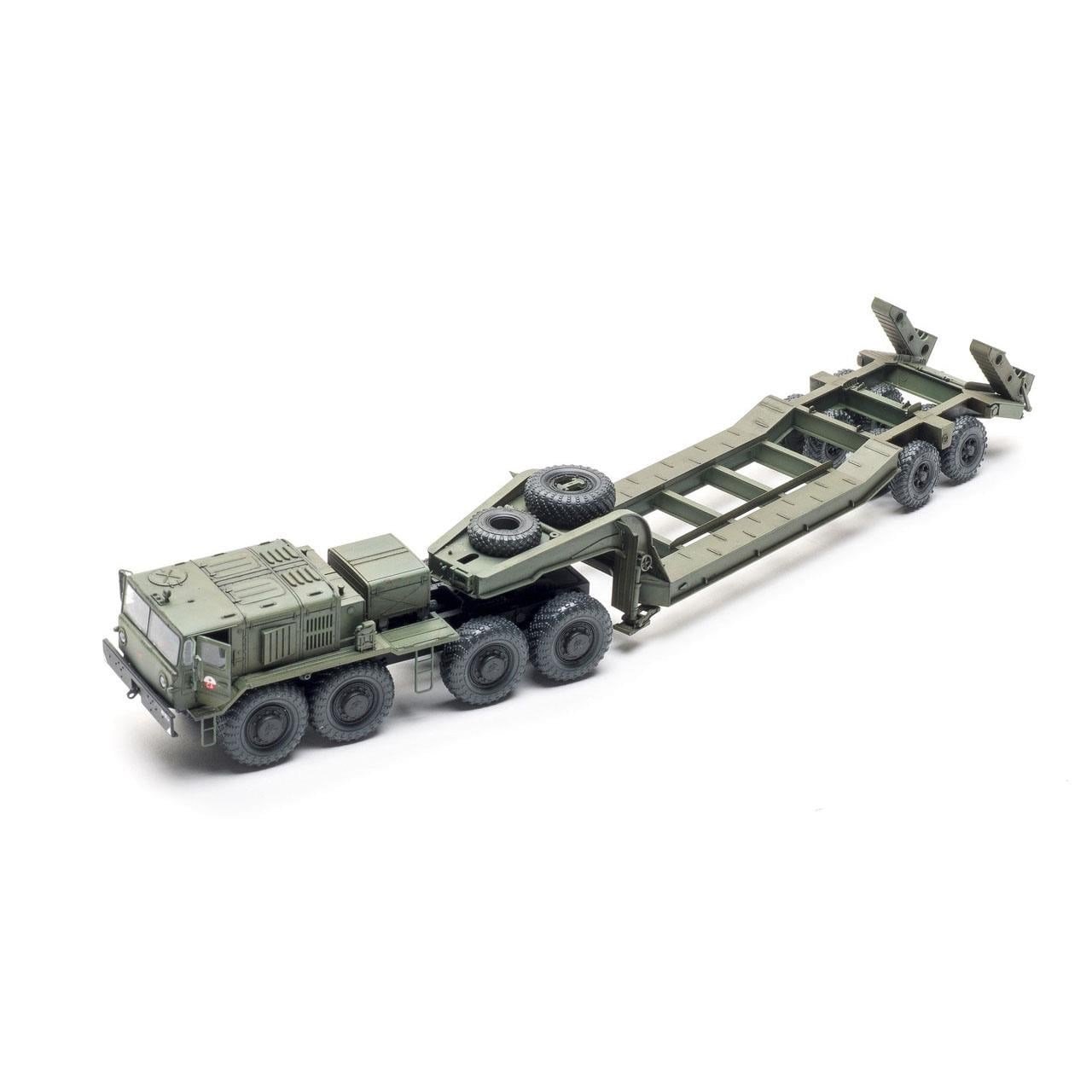 Takom 5004 1/72 Ölçek, MAZ-537G Çekici ve CHMZAP-5247G Römorku, Plastik Model Kiti