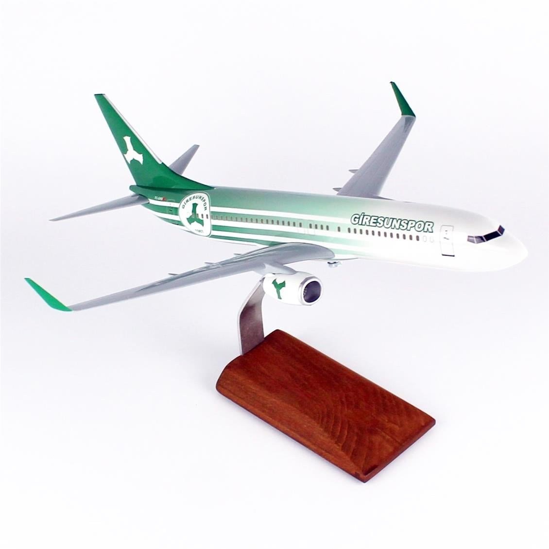 THY002 1/100 Ölçek, THY Giresun Spor Logolu B737-800 Yolcu Uçağı, Sergilemeye Hazır Ahşap Standlı Model