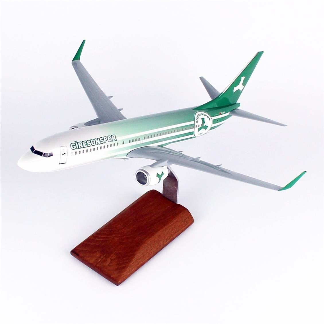 THY002 1/100 Ölçek, THY Giresun Spor Logolu B737-800 Yolcu Uçağı, Sergilemeye Hazır Ahşap Standlı Model