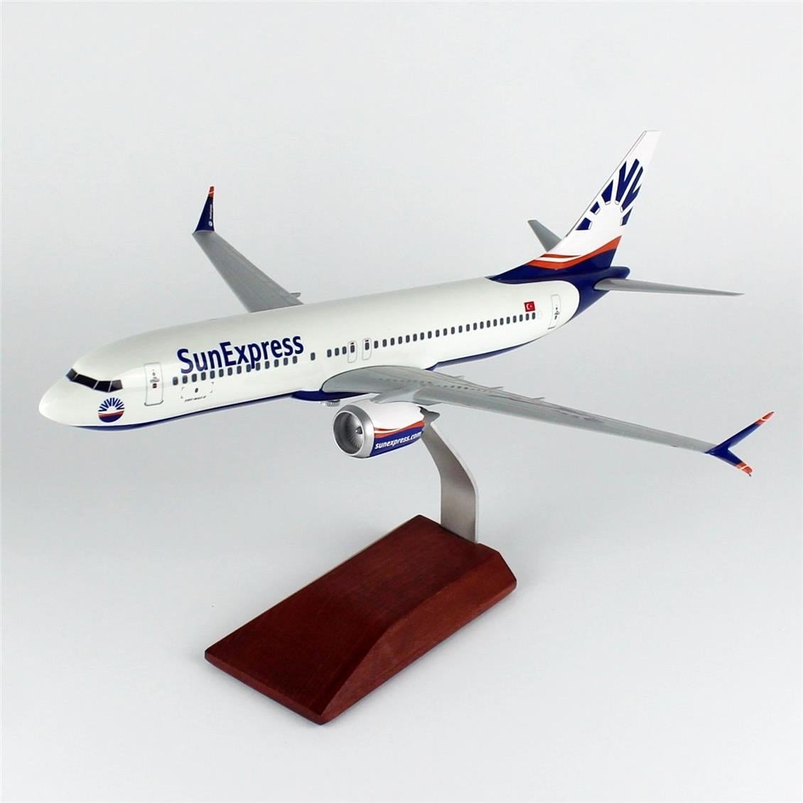 THY044 1/100 Ölçek, Sun Express B737-800 Yolcu Uçağı, Sergilemeye Hazır Ahşap Standlı Model