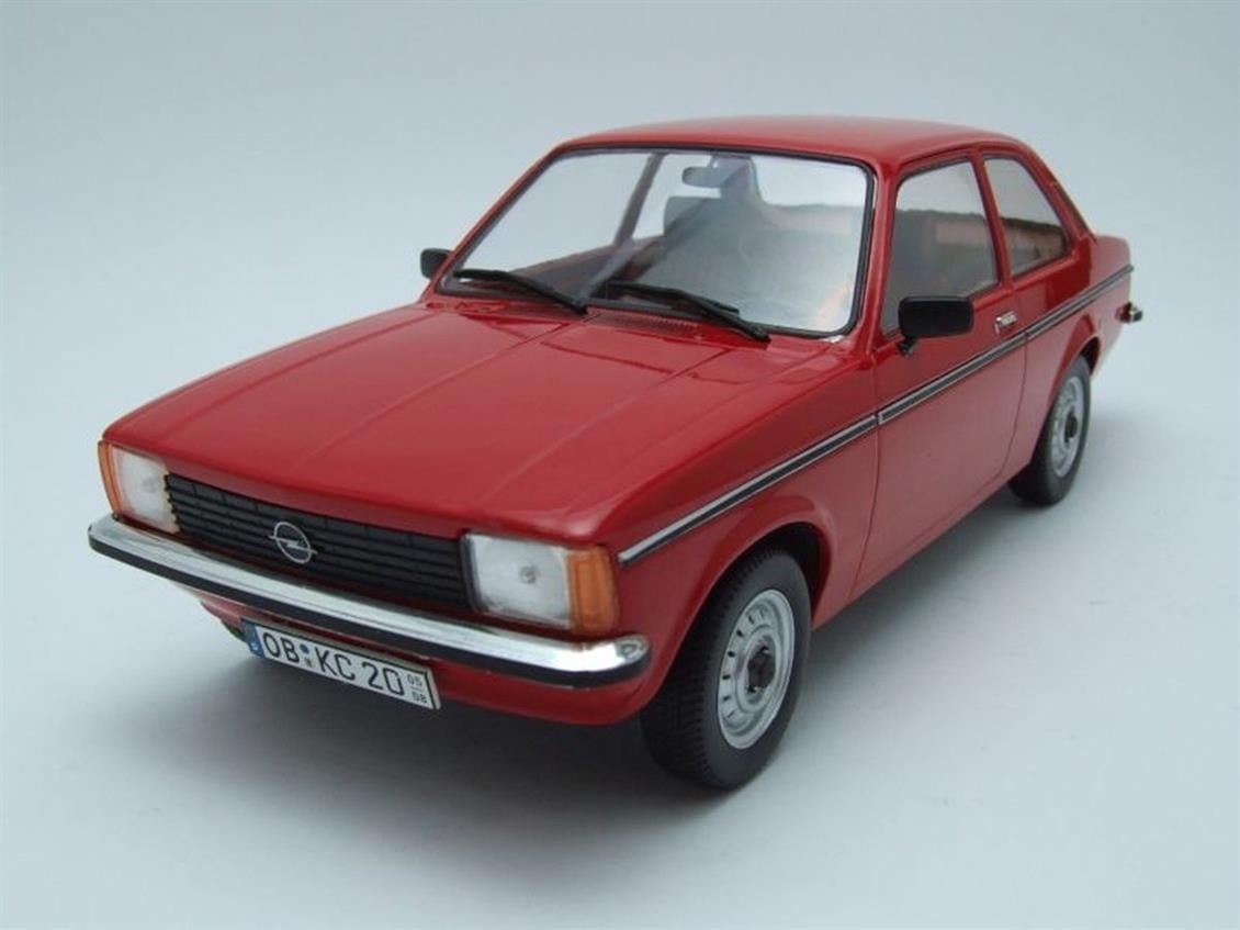 Triple9 Collection 1800121 1/18 Ölçek, Opel Kadett C2 1977 ,4 Kapılı, Altın, Sergilemeye Hazır Metal Araba Modeli