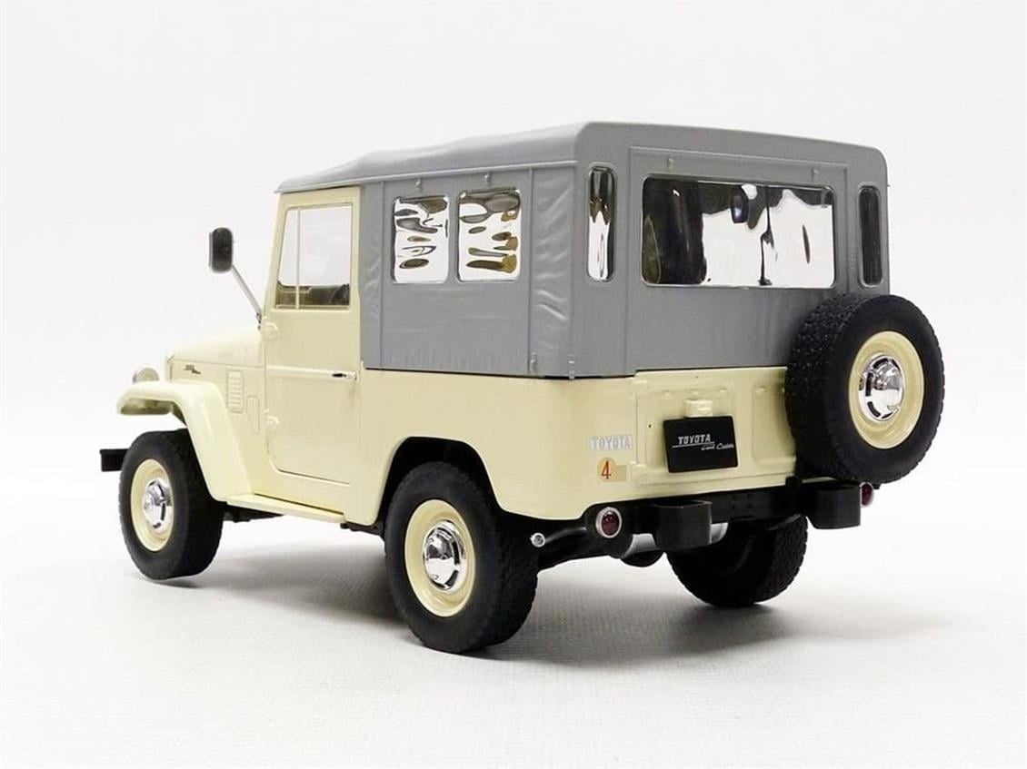 Triple9 Collection 1800152 1/18 Ölçek, 1967 Toyota Landcruiser FJ40, Bej, Sergilemeye Hazır Metal Cip Modeli